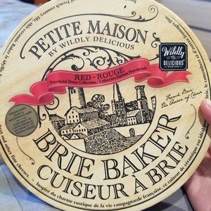 Potter brie baker with wooden spreader